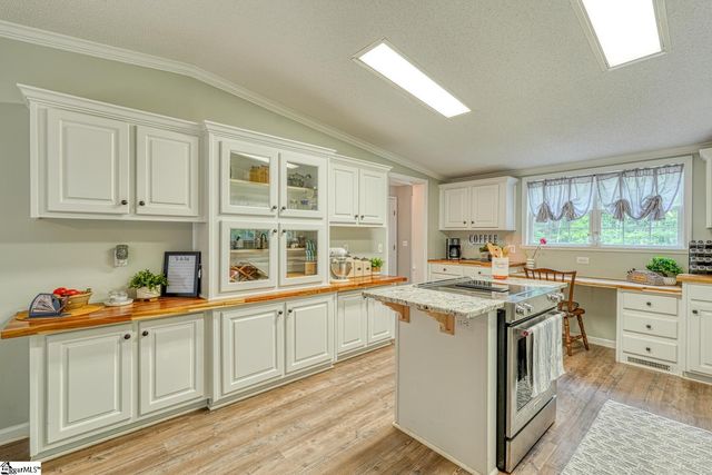 1755 Chumley Road, Woodruff, SC 29388
