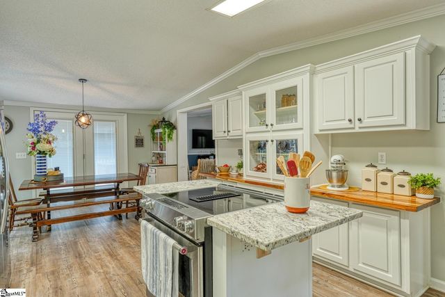 1755 Chumley Road, Woodruff, SC 29388