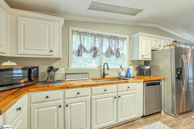 1755 Chumley Road, Woodruff, SC 29388