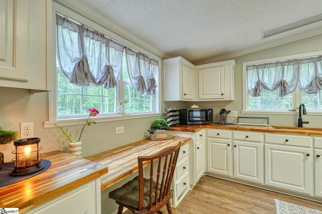 1755 Chumley Road, Woodruff, SC 29388