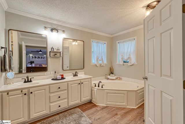 1755 Chumley Road, Woodruff, SC 29388