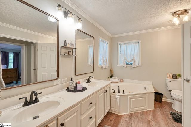1755 Chumley Road, Woodruff, SC 29388