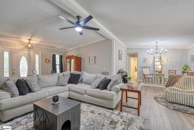 1755 Chumley Road, Woodruff, SC 29388