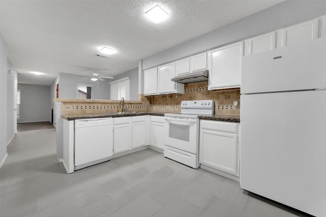 2111 E Belt Line 166 A, Richardson, TX 75081