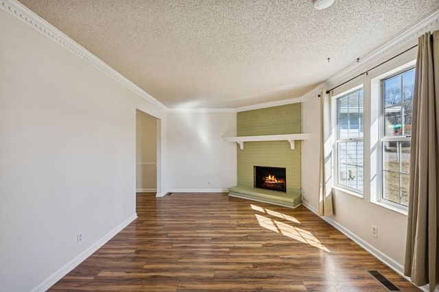 3840 Priest Lake Dr, Nashville, TN 37217