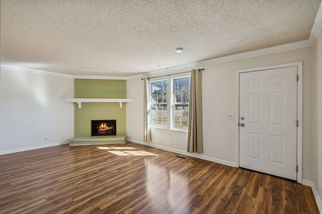 3840 Priest Lake Dr, Nashville, TN 37217