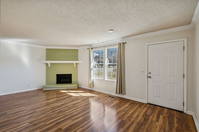 3840 Priest Lake Dr, Nashville, TN 37217