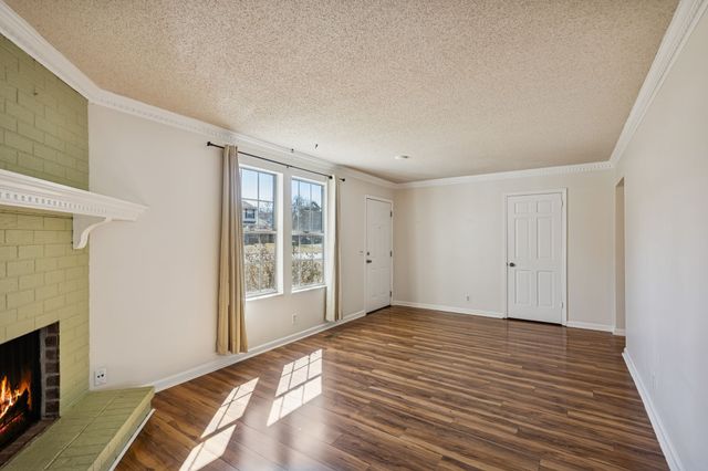 3840 Priest Lake Dr, Nashville, TN 37217