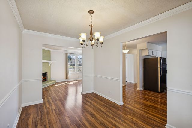 3840 Priest Lake Dr, Nashville, TN 37217