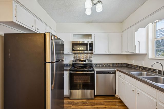 3840 Priest Lake Dr, Nashville, TN 37217