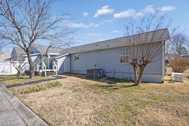 3840 Priest Lake Dr, Nashville, TN 37217