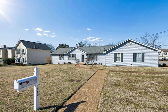 3840 Priest Lake Dr, Nashville, TN 37217