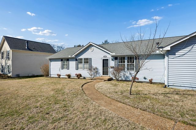 3840 Priest Lake Dr, Nashville, TN 37217