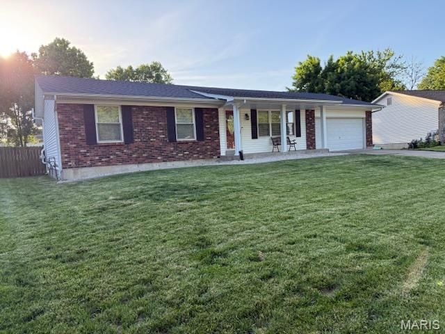 6 El Perro Drive, St Peters, MO 63376