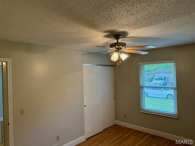 6 El Perro Drive, St Peters, MO 63376