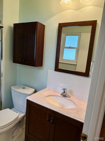 6 El Perro Drive, St Peters, MO 63376