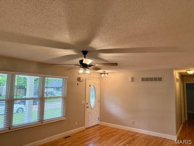 6 El Perro Drive, St Peters, MO 63376