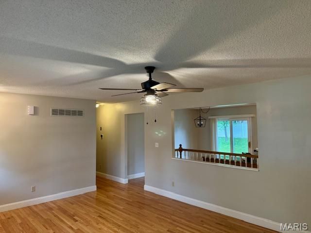 6 El Perro Drive, St Peters, MO 63376