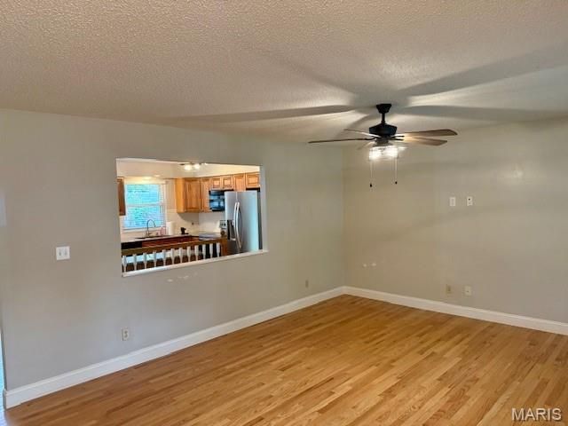 6 El Perro Drive, St Peters, MO 63376