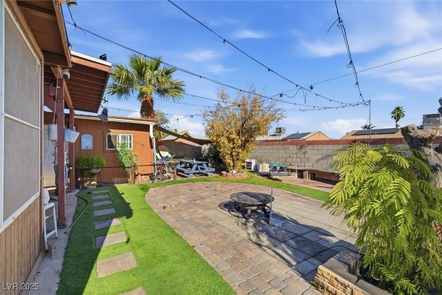 2504 Sandy Lane, Las Vegas, NV 89115