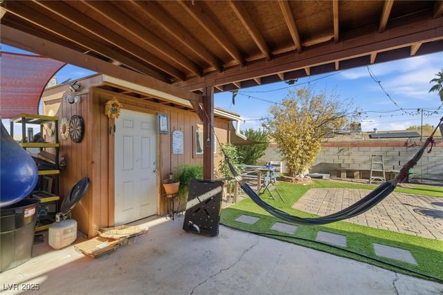 2504 Sandy Lane, Las Vegas, NV 89115