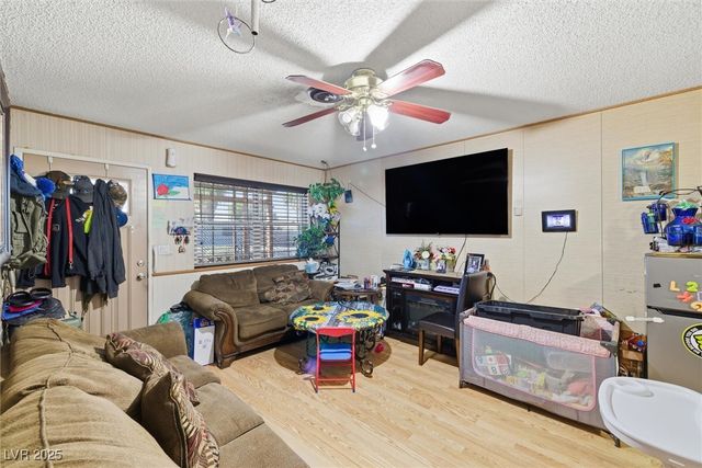 2504 Sandy Lane, Las Vegas, NV 89115