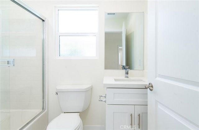 11831 Pomering B, Downey, CA 90241