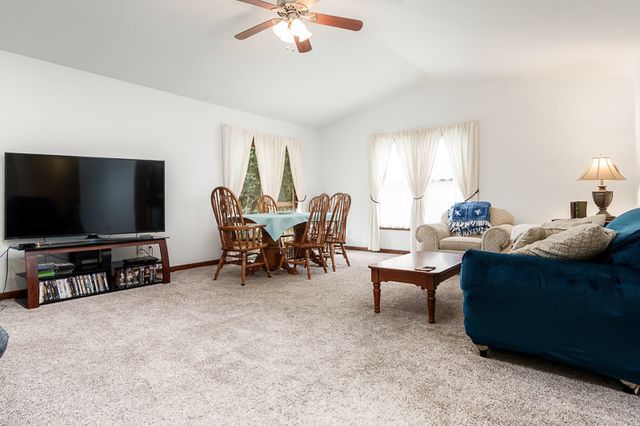 164 COLUMBIA, Poplar Grove, IL 61065