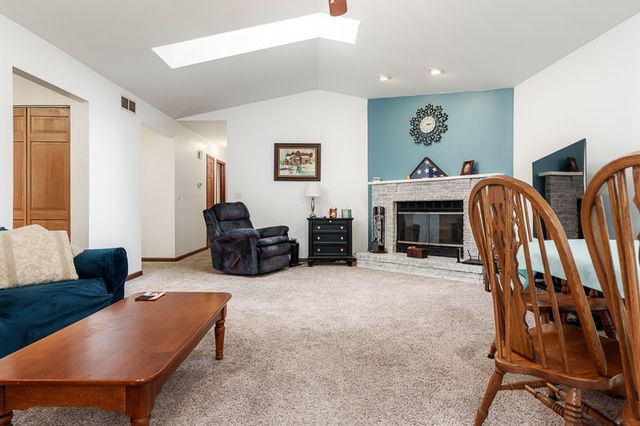 164 COLUMBIA, Poplar Grove, IL 61065