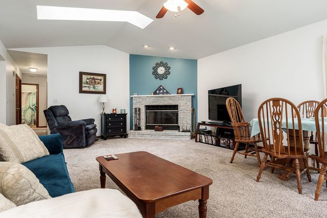 164 COLUMBIA, Poplar Grove, IL 61065