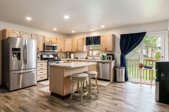 164 COLUMBIA, Poplar Grove, IL 61065