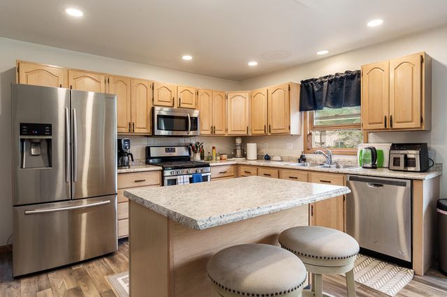 164 COLUMBIA, Poplar Grove, IL 61065