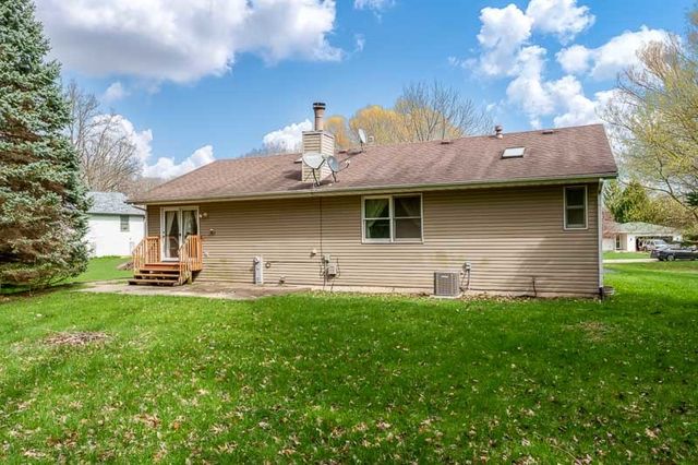164 COLUMBIA, Poplar Grove, IL 61065