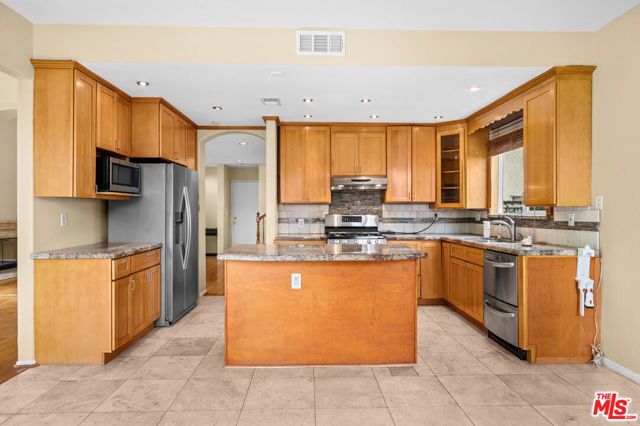 18639 Nathan Hill Drive 9, Santa Clarita, CA 91351