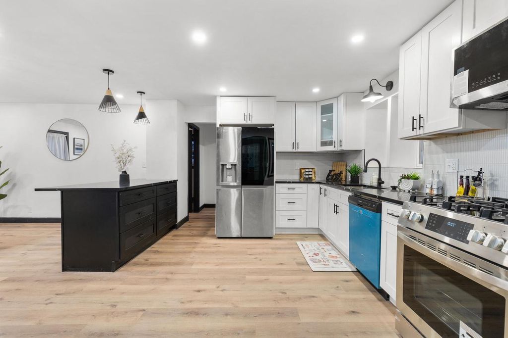 W156N8813 Pilgrim ROAD, Menomonee Falls, WI 53051