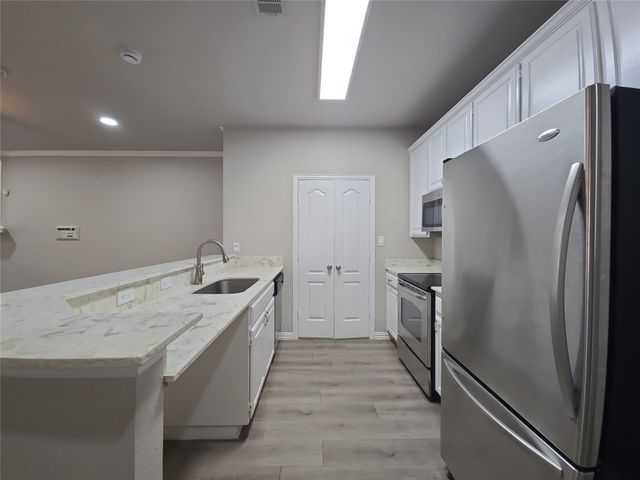 1501 Cedar Elm Drive 102, Euless, TX 76039