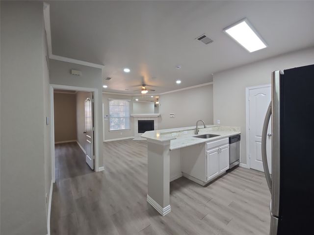 1501 Cedar Elm Drive 102, Euless, TX 76039
