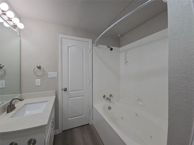 1501 Cedar Elm Drive 102, Euless, TX 76039