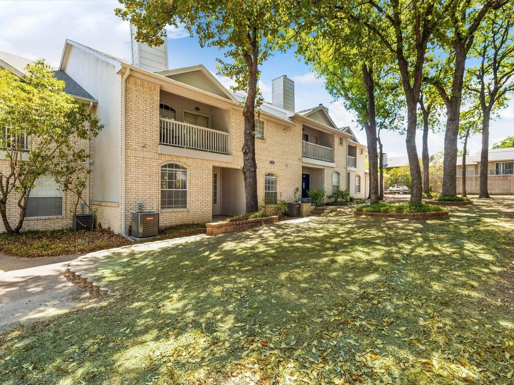 1501 Cedar Elm Drive 102, Euless, TX 76039
