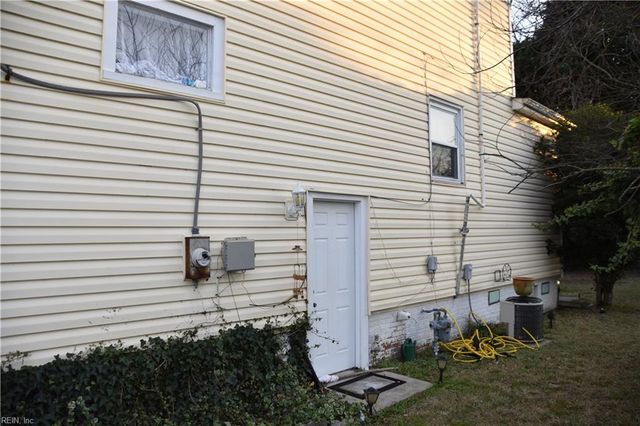 241 Maple AVE, Newport News, VA 23607