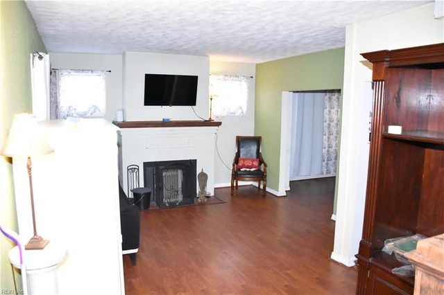 241 Maple AVE, Newport News, VA 23607