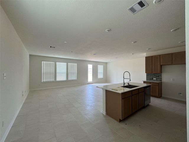 6415 Kentfield Drive, Arcola, TX 77583