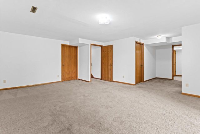 639 Wood Violet Lane, Sun Prairie, WI 53590