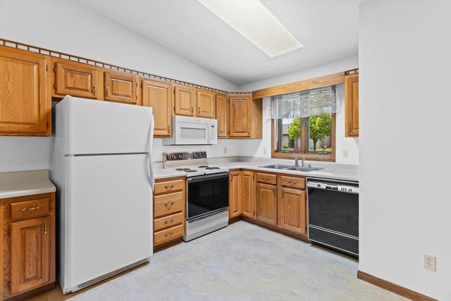 639 Wood Violet Lane, Sun Prairie, WI 53590