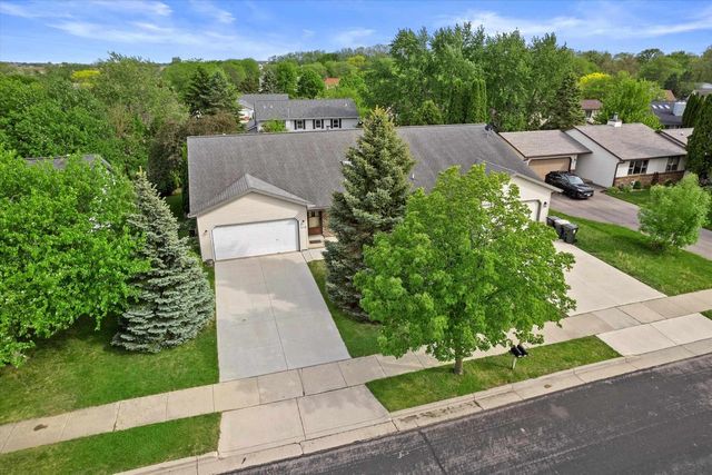 639 Wood Violet Lane, Sun Prairie, WI 53590