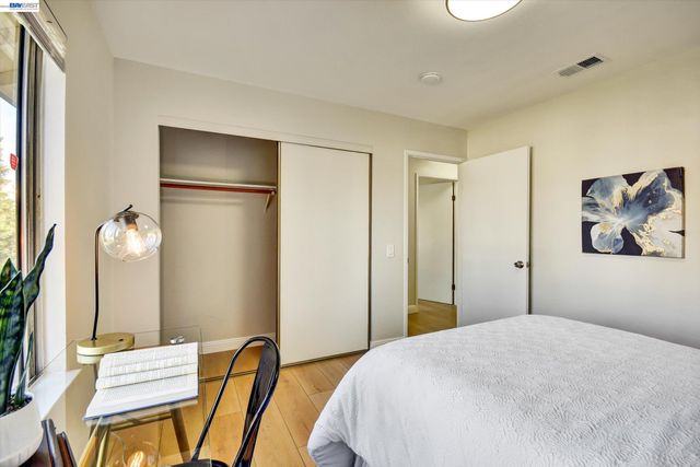 2547 Easton Ln 18, San Jose, CA 95133