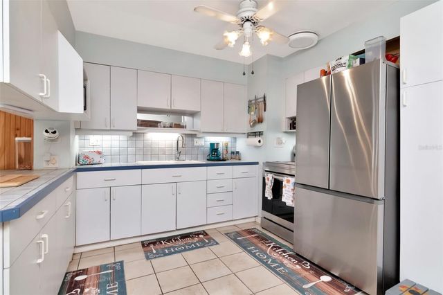 10313 N ARMENIA AVENUE, Tampa, FL 33612