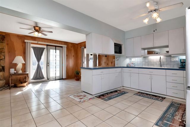 10313 N ARMENIA AVENUE, Tampa, FL 33612