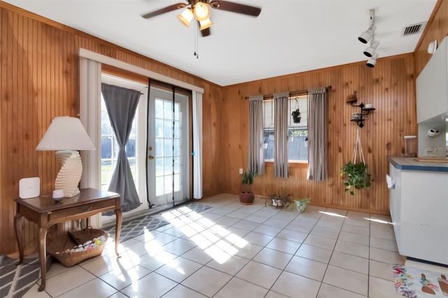 10313 N ARMENIA AVENUE, Tampa, FL 33612