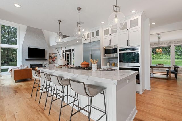 9 Red Forest Way, North Oaks, MN 55127